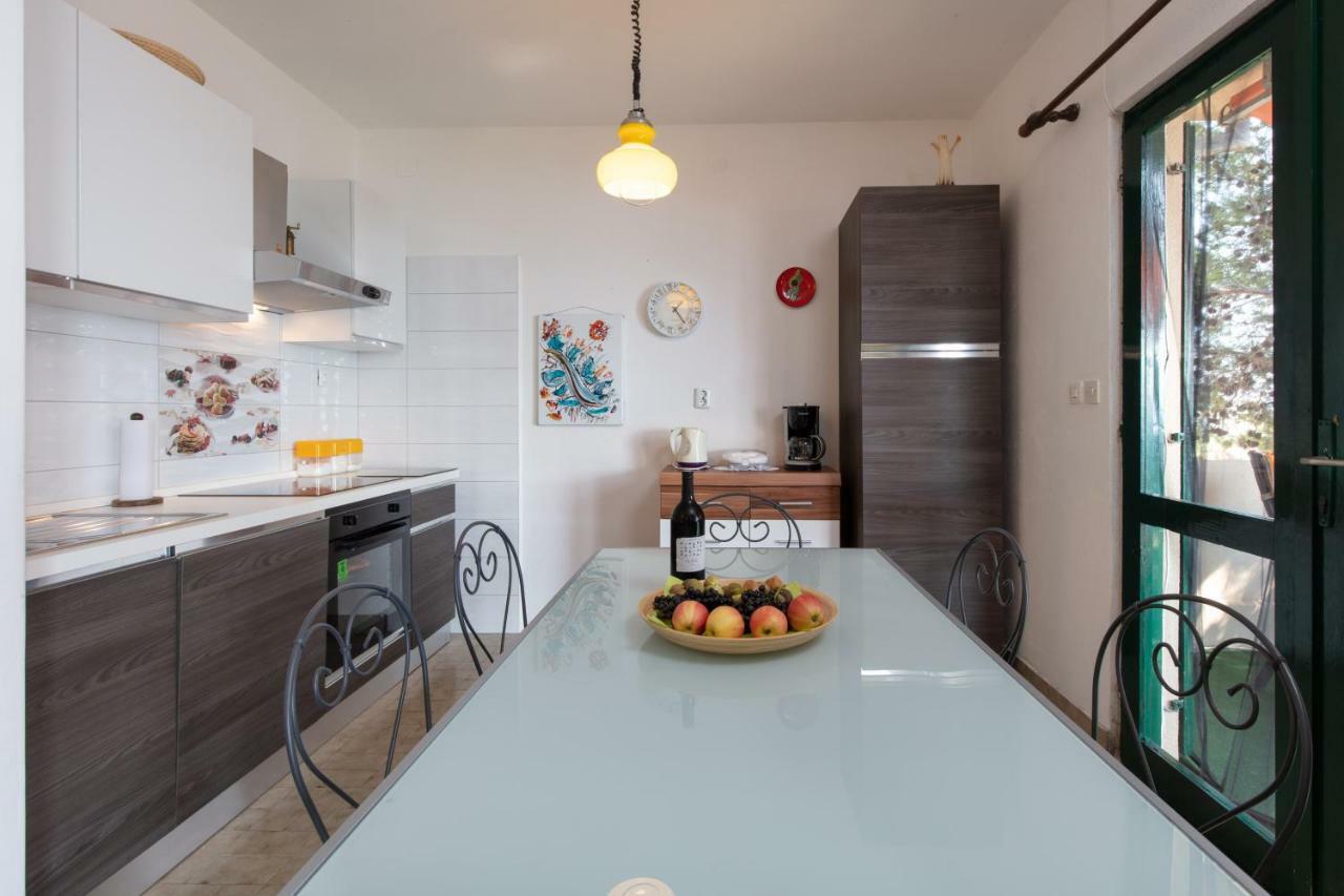 Holiday Home Barbara Трогир Экстерьер фото