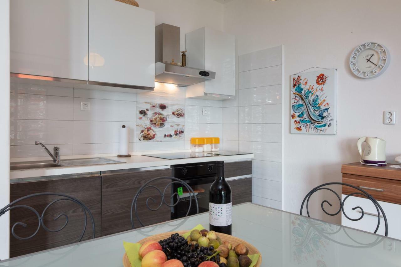 Holiday Home Barbara Трогир Экстерьер фото