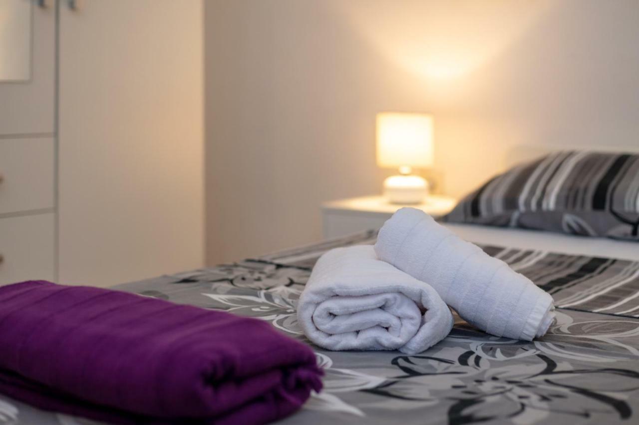 Holiday Home Barbara Трогир Экстерьер фото