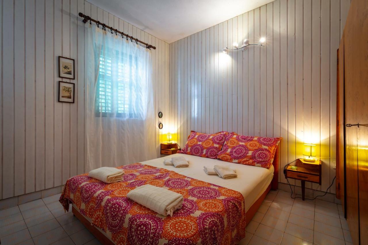 Holiday Home Barbara Трогир Экстерьер фото